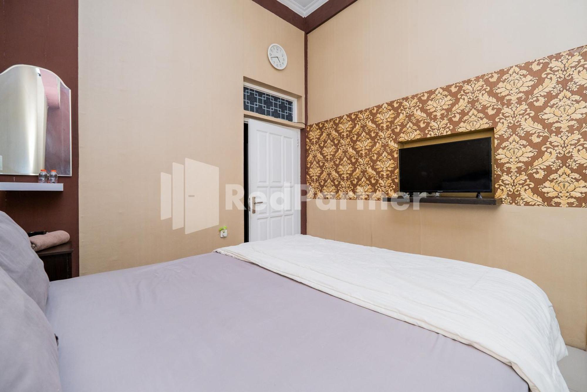 ホテル Omah Kalimosodo Mitra Reddoorz Near Stasiun Malang Kota Baru エクステリア 写真