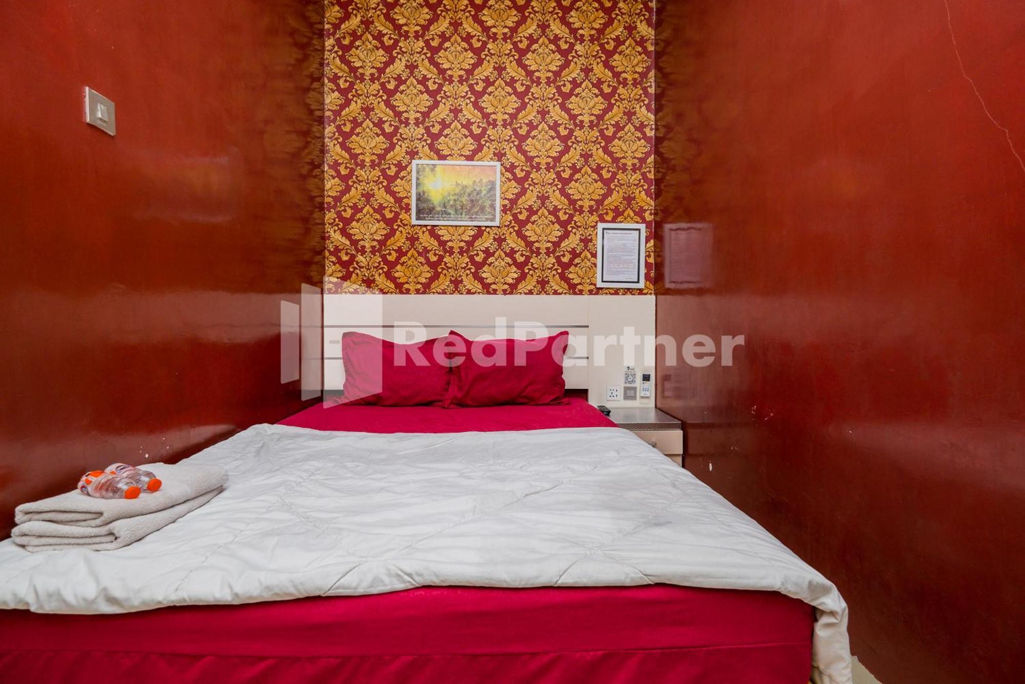 ホテル Omah Kalimosodo Mitra Reddoorz Near Stasiun Malang Kota Baru エクステリア 写真