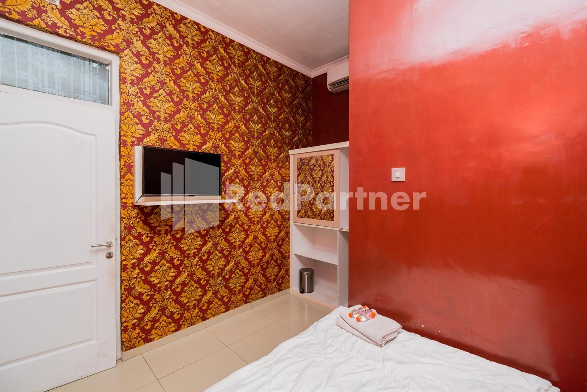 ホテル Omah Kalimosodo Mitra Reddoorz Near Stasiun Malang Kota Baru エクステリア 写真